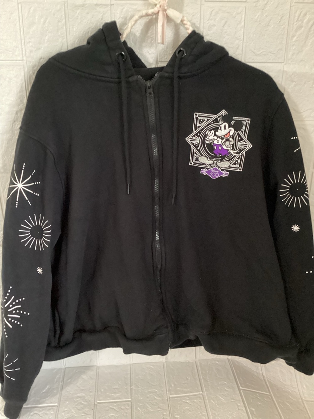 2023 DISNEY PARKS DISNEY 100 MICKEY AND FRIENDS BLACK ZIP UP HOODIE size 1XL